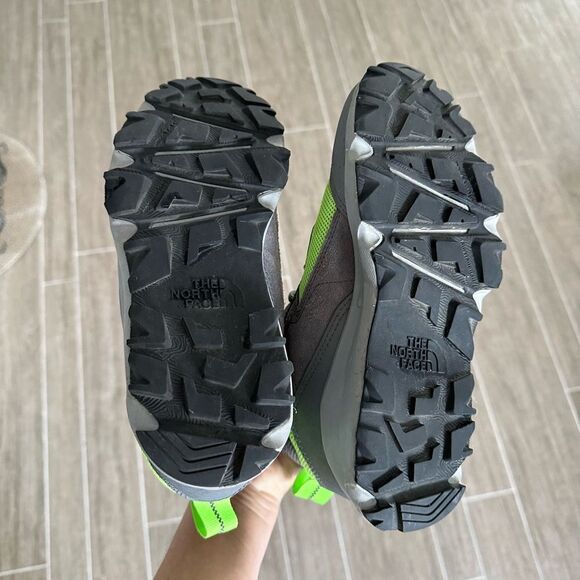 The North Face Junior Hedgehog Hiker II Mid boot. - Picture 5 of 7